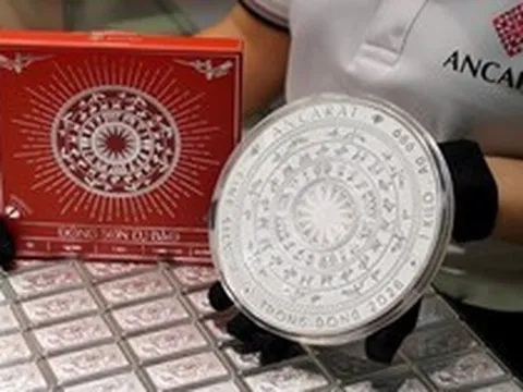 Giá bạc hôm nay nhích nhẹ