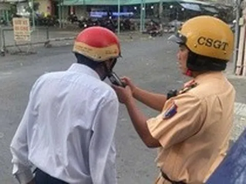 CSGT TPHCM tập trung đo nồng độ cồn ở nơi nhiều nhà hàng, quán ăn,...