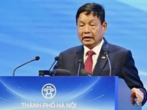 Chủ tịch FPT cam kết đưa vườn hoa Tây Tựu thành 'triển lãm sống' về công nghệ