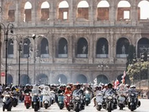 25.000 chiếc Vespa từ 67 quốc gia vừa hội tụ tại một thành phố