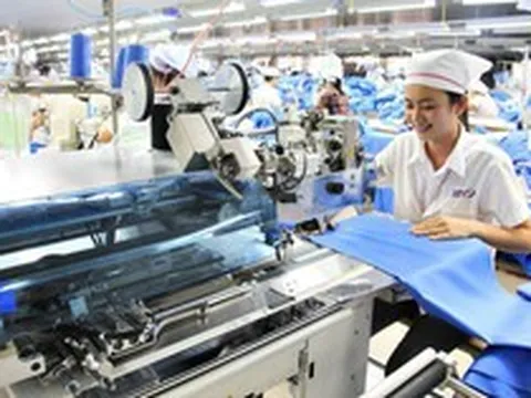Thu nhập làm thêm giờ có bị tính thuế?