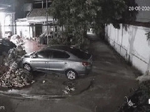 Sét đánh vào ngôi nhà ở Phú Thọ, hàng xóm tiết lộ thiệt hại