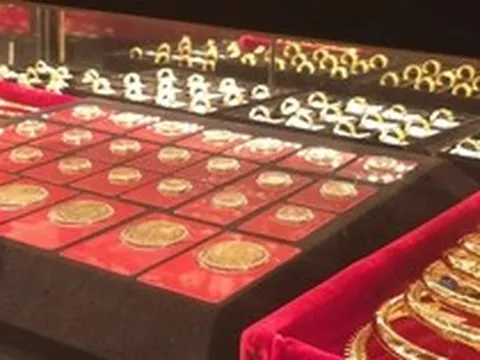 Giá vàng hôm nay (2/7): Bật tăng rất mạnh
