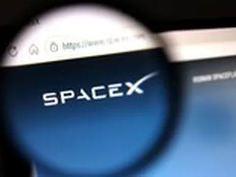SpaceX ký thỏa thuận điện toán đám mây hàng chục tỉ USD với Google