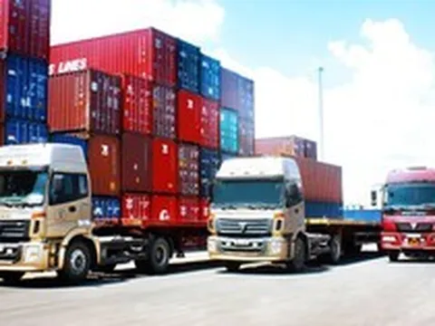 Phó Thủ tướng yêu cầu giảm giá cước vận tải khi giá xăng dầu giảm