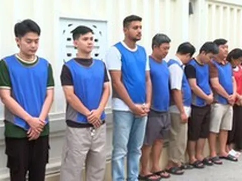 Hơn 28.000 viên kim cương lậu được hợp thức để tiêu thụ ở Việt Nam thế nào?