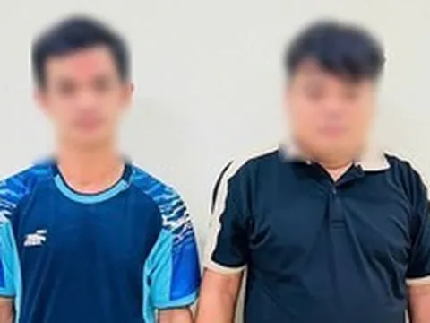 Từ số tiền hơn 21 triệu đồng, 2 người đàn ông 9X bị tạm giữ khẩn cấp
