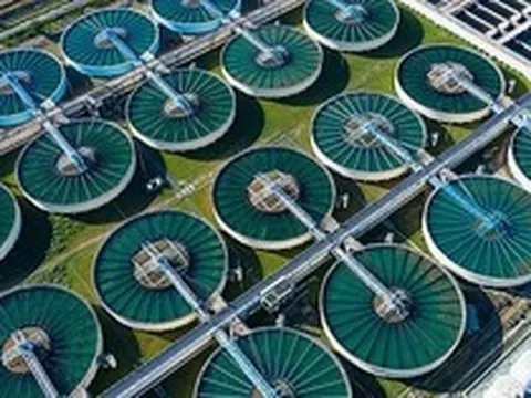 Nước láng giềng của Việt Nam biến nước biển thành thứ cả thế giới cần đến, giá rẻ không tưởng