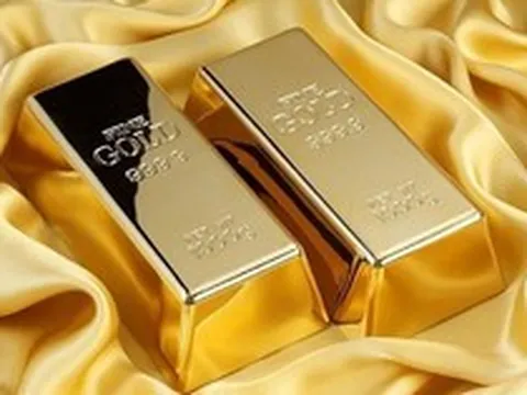 Vàng bật tăng từ đáy, một thế lực vẫn không ngừng "xả hàng"