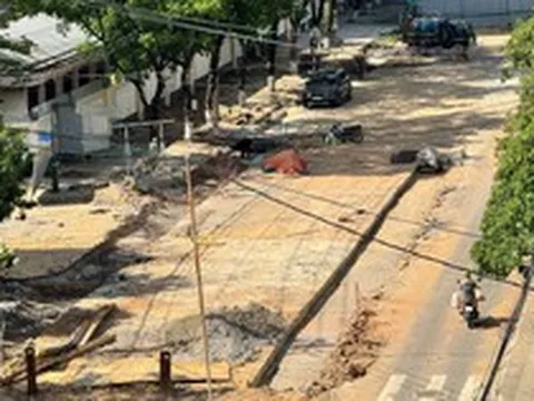 Cảnh ngổn ngang tại dự án mương ngầm thoát nước hàng trăm tỷ thi công 'rùa bò'