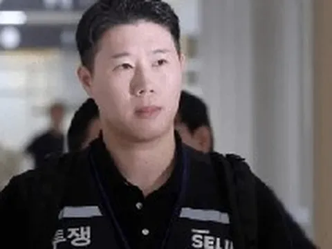 Người đàn ông 35 tuổi khiến đế chế Samsung lao đao, Chủ tịch Lee Jae-yong phải khẩn cấp về nước, cúi đầu xin lỗi 3 lần trước ống kính truyền thông