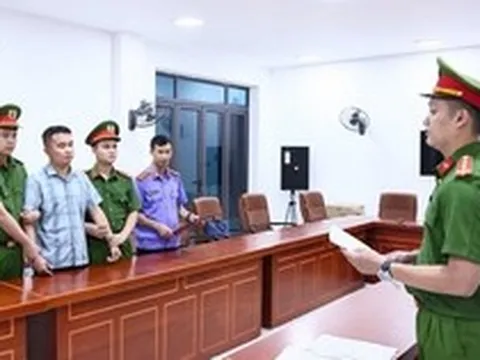 Bắt khẩn cấp một giáo viên vụ điểm thi toán cao bất thường ở Tuyên Quang