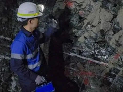Không phải đất hiếm, Hàn Quốc bất ngờ nối lại khai thác một loại khoáng sản sau 3 thập kỷ: Giá tăng gấp 5 lần chỉ trong 1 năm, Việt Nam đang đứng thứ 2 thế giới