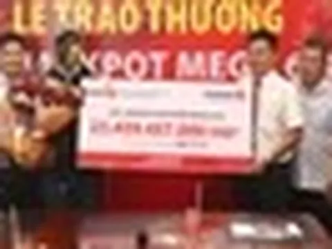 Đang uống cà phê thì phát hiện trúng Jackpot hơn 23 tỷ đồng