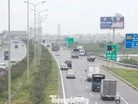 Cao tốc Hà Nội - Bắc Giang: Bao giờ hết bất cập giao thông hỗn hợp?