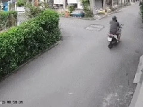 Người đàn ông đạp vào đầu, chửi bới cô gái sau va chạm, thêm 1 chi tiết gây bức xúc