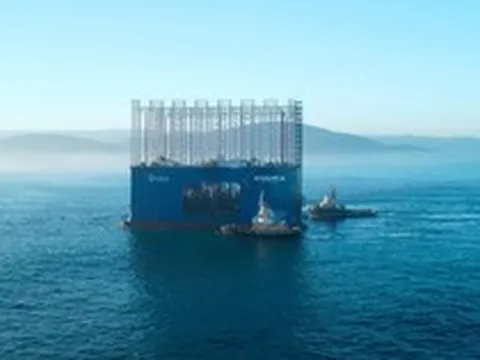 Phát hiện hai 'quái vật sắt' cao bằng tòa nhà 18 tầng dựng giữa biển, liên tục thực hiện một nhiệm vụ quan trọng