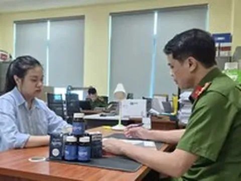 Cô gái trẻ bị khởi tố vì bán thực phẩm tăng cường sinh lý đàn ông giả