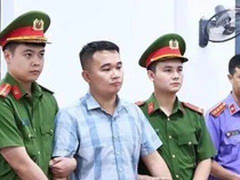Điều gì khiến thư ký hội đồng thi Nguyễn Hà Duy vào phòng nhắc bài môn Toán?