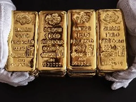 Quỹ vàng lớn nhất thế giới "tung tiền" gom hơn 3 tấn vàng trong 1 ngày
