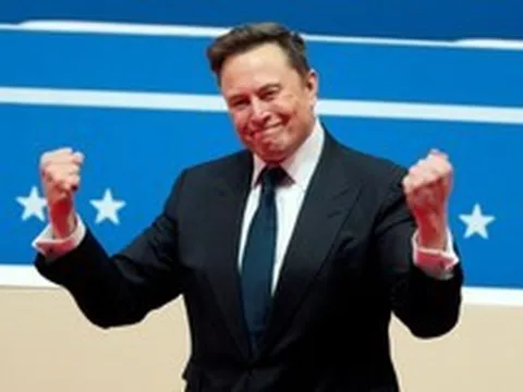 Nóng: Elon Musk nhắm tới túi quần của hàng tỷ người, sắp làm điện thoại mỏng hơn iPhone, có hệ điều hành riêng