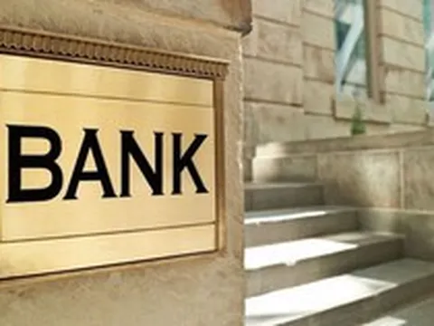 Cập nhật KQKD ngân hàng ngày 10/7: Lợi nhuận một nhà băng ước giảm 50%, lãnh đạo nói đang ở tình thế rất nan giải và nợ xấu có thể tăng vọt