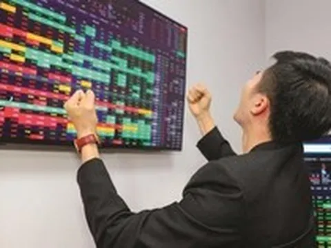 Một công ty chứng khoán ước lãi kỷ lục sau 6 tháng