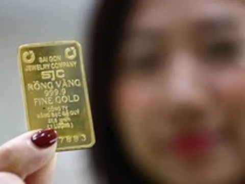 Chuyện gì diễn ra với giá vàng sáng nay?