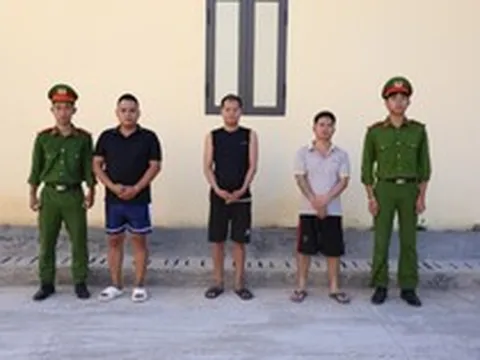Các tổ công tác đồng loạt áp sát, bắt Nguyễn Văn Hải SN 1979 và 10 người khác trong một chuyên án lớn