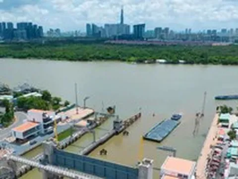 Thi công dự án chống ngập 10.000 tỷ, kênh Tẻ - Đôi tạm cấm luồng