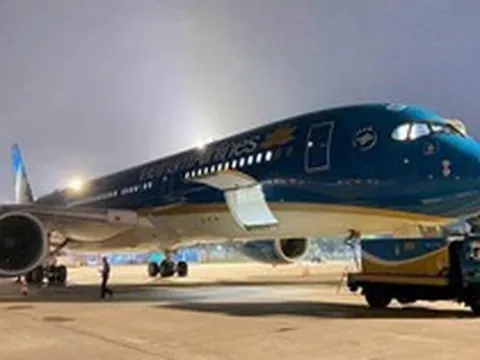 Nhiều ngày trước, sân bay Nội Bài ghi nhận một máy bay lạ của Vietnam Airlines hạ cánh