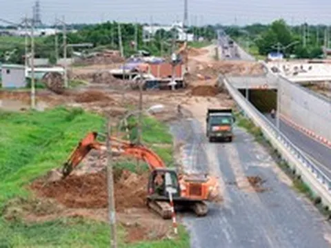 Cận cảnh cao tốc TP.HCM - Mộc Bài đồng loạt triển khai nhiều mũi thi công