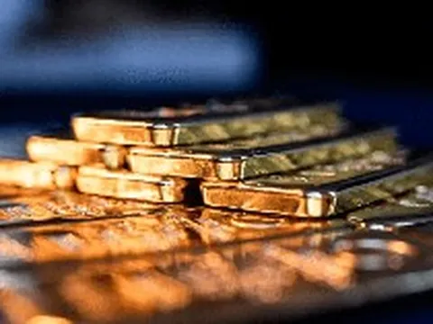 Hai “gã khổng lồ” nghìn tỷ USD bán hơn trăm tấn vàng chỉ trong vài tháng