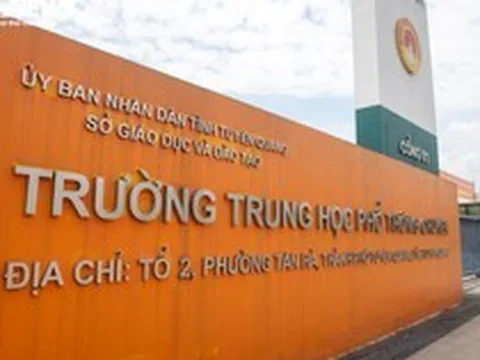 Nóng: Khởi tố Hiệu trưởng trường chuyên Tuyên Quang và 6 người trong vụ 147 điểm 10 môn Toán