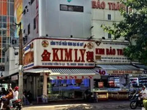 Tiệm vàng Kim Lý đang nằm trong tay ai?