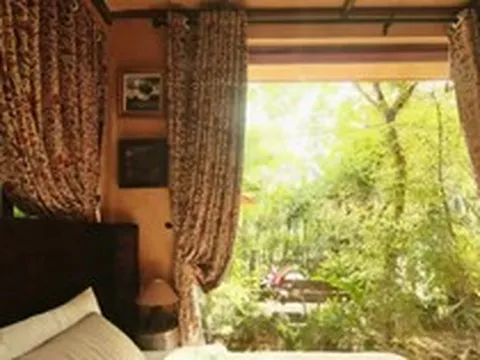 Sảnh chờ được cải tạo thành 2 căn hộ lưu trú đắt giá