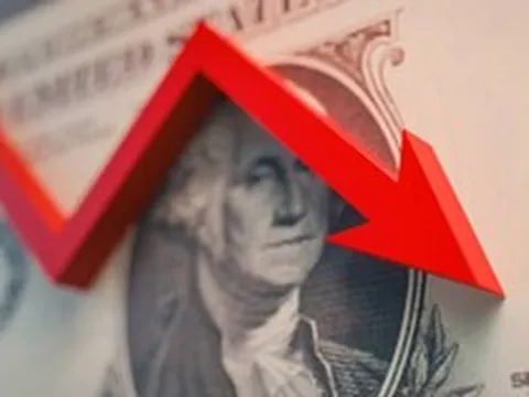 USD hướng tới tuần giảm giá khi Fed chưa sớm tăng lãi suất