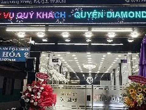 Tiệm kim cương có tiếng tại TP.HCM cam kết ‘không đóng cửa, vẫn thu đổi’ nhưng mong khách hàng ‘đừng bán lúc này’