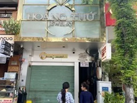 'Cửa đóng then cài' tại nhiều cửa hàng kim cương ở TP.HCM