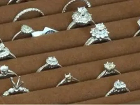 Khổ như đi bán kim cương: Tài sản tiền tỷ thành… cục đá