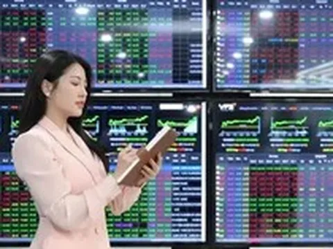 Sếp doanh nghiệp và người nhà 'đua' bắt đáy cổ phiếu