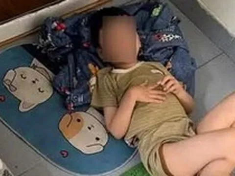 Giáo viên mầm non bị tố bắt trẻ ngủ trước cửa nhà vệ sinh: Bé làm ồn, không ngủ trưa nên bị cô phạt