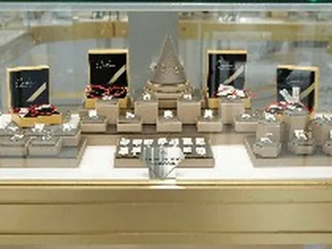 Thêm một chuỗi cửa hàng bán kim cương, vàng lớn thông báo dừng kinh doanh 2 tháng để tái cấu trúc toàn diện
