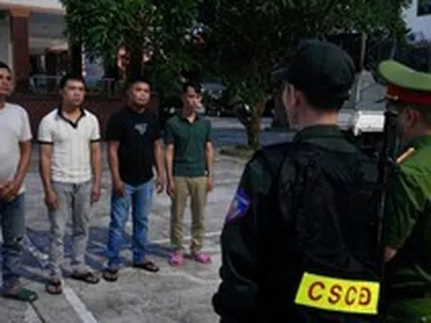 Điều tra số tiền 1,2 tỷ đồng, công an giữ hàng chục điện thoại, bắt Trương Văn Bình SN 1985 và 8 người