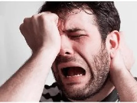 Ôm loạt "cổ phiếu quốc dân" FPT, HPG, MWG, SSI... vẫn lỗ nặng: Nhà đầu tư nên làm gì?
