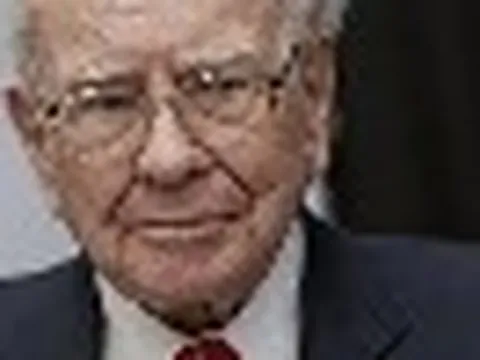 Warren Buffett cảnh báo khẩn tới toàn bộ nhà đầu tư: Hãy thận trọng, hiện giờ ai cũng chỉ thích đánh bạc!