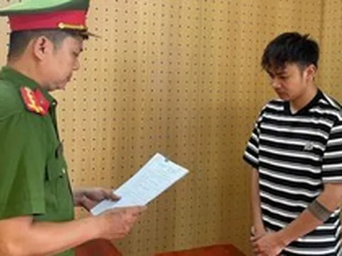 Điều tra tổng số tiền 104 triệu đồng, công an khởi tố Bùi Công Dũng và Trần Đình Hoàng SN 2000
