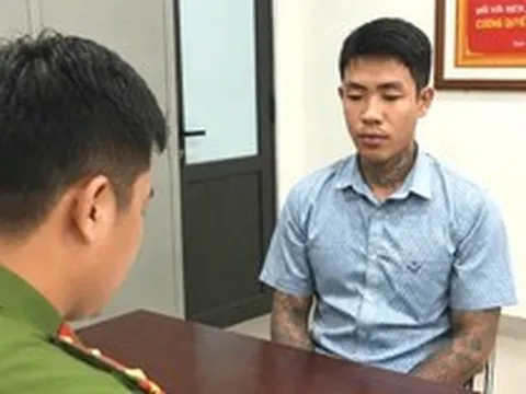 Tạm giữ kẻ côn đồ dùng tuýp sắt đánh người rồi hỏi 'mày biết bố mày là thằng nào?'
