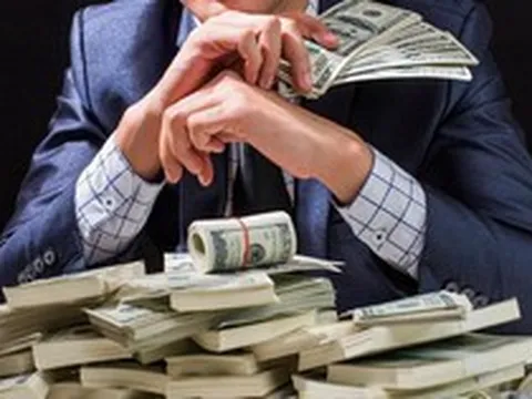 Một tỷ phú Việt vừa "đánh rơi" 2.700 tỷ đồng