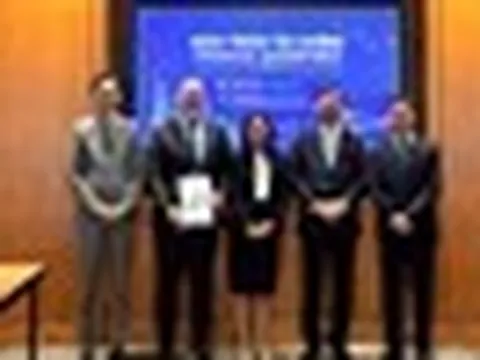 Doanh nghiệp bán dẫn top 10 thế giới trao bức thư đặc biệt cho Trung tâm Tài chính Quốc tế TP.HCM